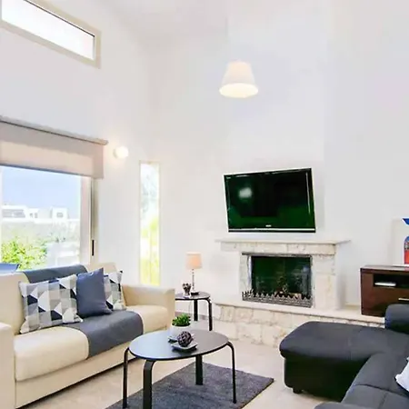 Sea Breeze Hideaway Lachi