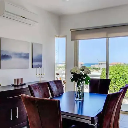 Sea Breeze Hideaway * Lachi